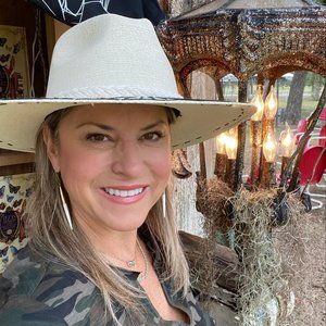 Meet your Posher, Alison